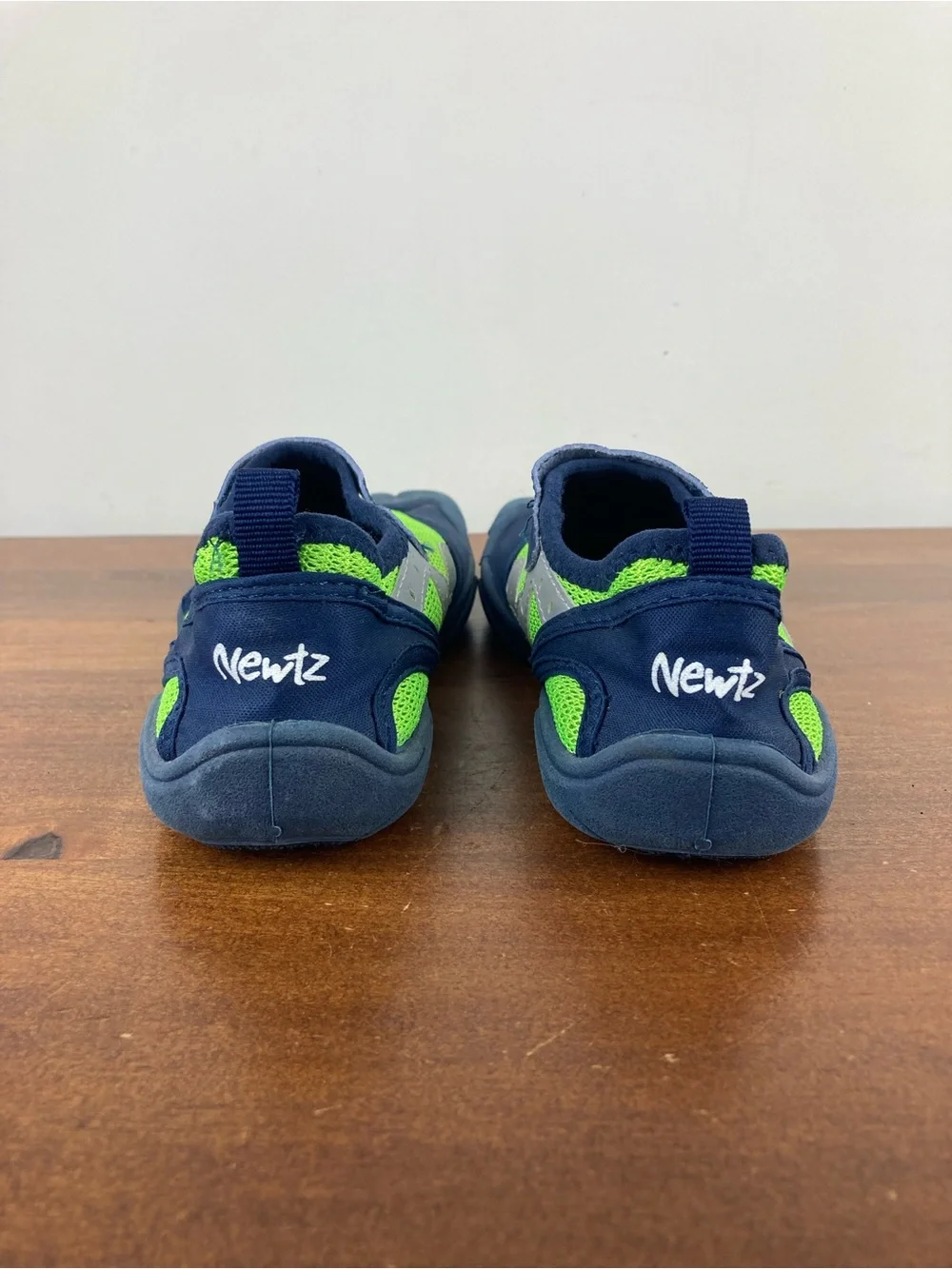 NEWTZ ULTIMATE WATER SHOES W/Foot Bumpers Blue/Green Youth Boys Size 2/3.